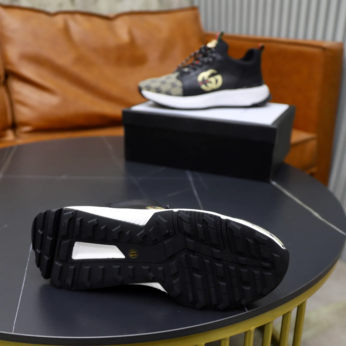 Ex-factory price: 462💰🙅‍♂️🙅‍♂️🙅‍♂️ Brand: GUCCI Standard code: 38-44 (45 customized) Grade: Same as the official website Material: Original material splicing Comfortable and breathable lining Lightweight and wear-resistant sports outsole Style category: Men's fashionable casual shoes Running sneakers Distinguished luxury brand elements Top luxury Color: actual picture color